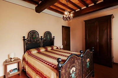 Casale d'epoca con piscina a Cortona