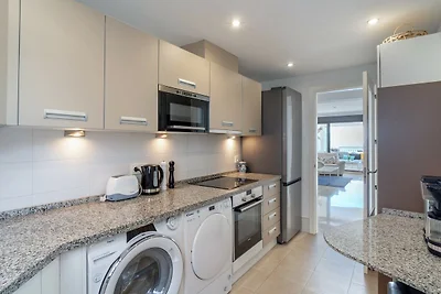 Moderne Wohnung mit Meerblick