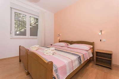 Apartments Mastelić - Three Bedroom Apartment...