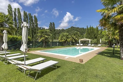Luxuriöses Ferienhaus mit Schwimmbad