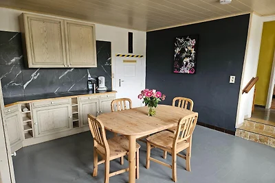 Chalet in Bovigny mit Wald und Grill