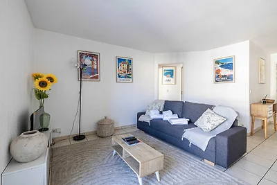 Licht appartement met één slaapkamer, parkeer...