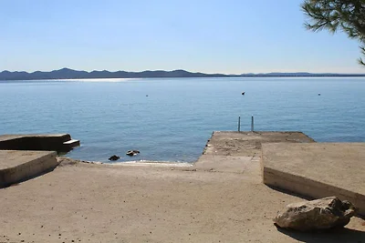 Appartamento a Zara-Kozino con vista mare