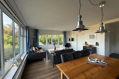 Villa in Buren nahe Meer und Dünen