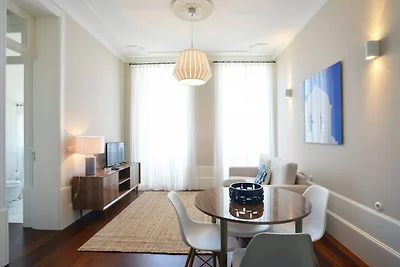 Modern 2-Bedroom Apartment in Porto