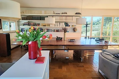 Elegante Villa mit Pool