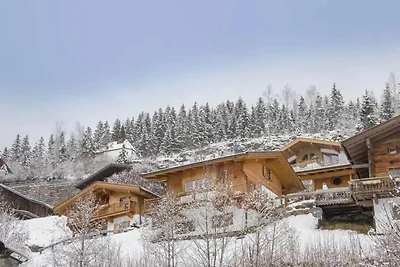 Chalet mit Bergblick in Wald