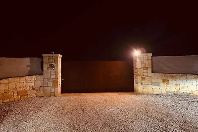 Villa in jahrhundertealtem Olivenhain