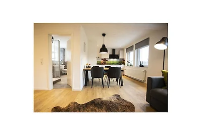 Q-Stall, Apartment 03