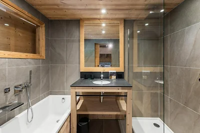 Neues Chalet 100 Meter von den Skiliften...