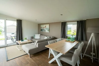 Ferienhaus in Bovenkarspel mit Terrasse