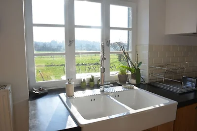 Huis met grote tuin naast het Koninklijk...