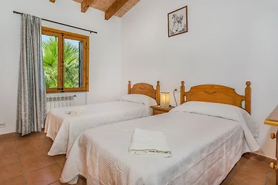 Rustikales mallorcanisches Landhaus mit Pool