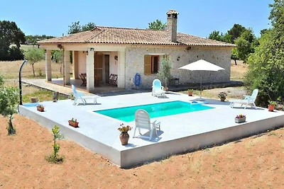 Haus in Llubá mit Pool und Terrasse