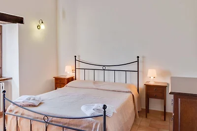 Appartamento in agriturismo con piscina e tan...