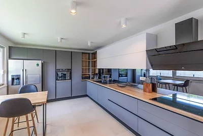 Expansive Retreat with Private Pool & BBQ, Ne...