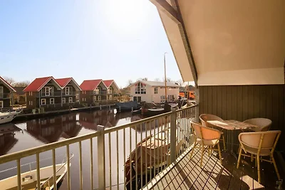 Urlaub am Wasser mit Blick auf den Yachthafen