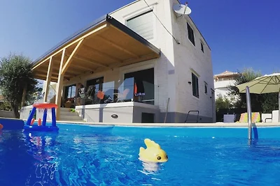 Villa in Privlaka mit Schwimmbecken