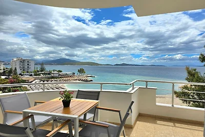 Apartment in Saranda with Stunning Sea Views