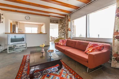 Moderno appartamento a Roses con piscina