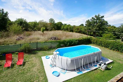 Ruhige Ferienwohnung in Šajini mit Garten