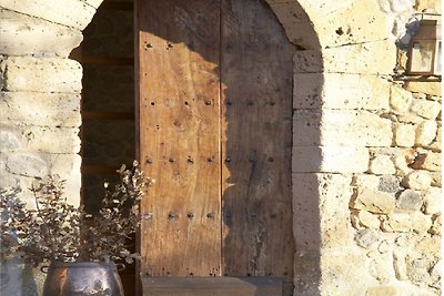 Accogliente villa a Navata con piscina