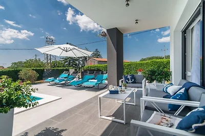 Villa in Poreč mit Schwimmbecken
