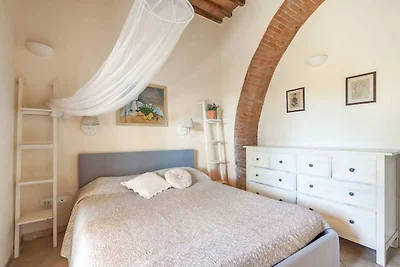 Ruhige Wohnung in Riparbella mit Garten