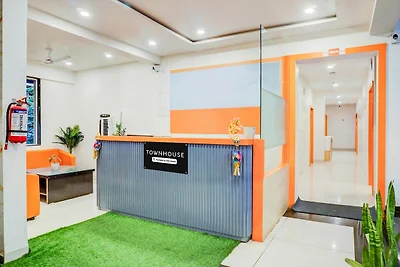 Super Townhouse Hadapsar Savali Inn