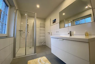 Komfort Ferienhaus mit großem Garten