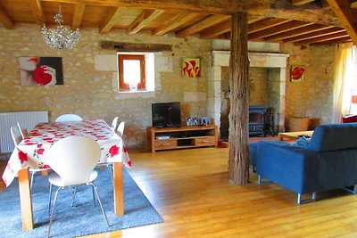 Casa vacanze con piscina a Verteillac