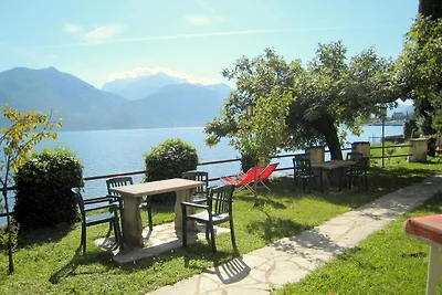 Appartamento moderno a Menaggio con terrazza