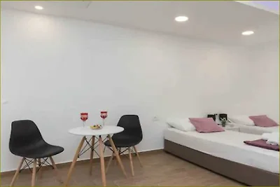 Apartments Dub - Studio Apartment with Shared...
