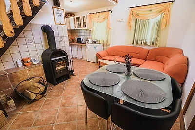Harvest Horizon Holiday Home with Sauna - One...