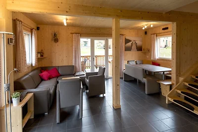 Angenehmes Chalet mit Innenwhirlpool