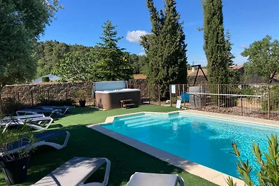 Pittoresca villa con piscina