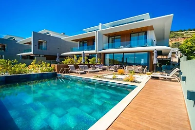 Villa in Kalkan mit Schwimmbecken