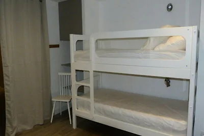 Komplett renovierte 4-Zimmer-Wohnung für 8 Pe...