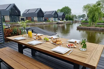 Watervilla in Balk bij Slotermeer
