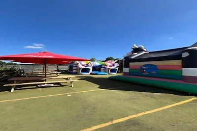 Campingzelt mit moderner Ausstattung