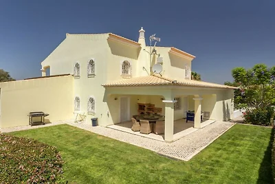 Villa in Alvor met zwembad