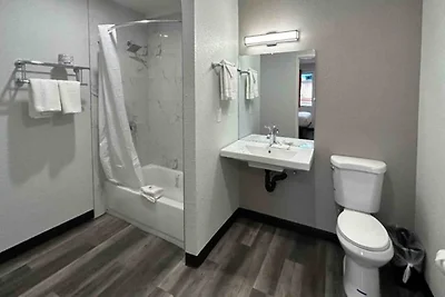 2 Queensize Bedden | Ns | Keuken