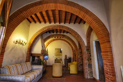 Pittoresca villa con piscina a Sinalunga
