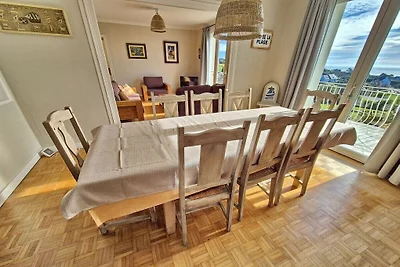 Ferienhaus in Plouhinec mit Terrasse