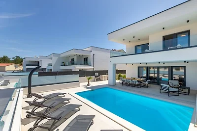 Villa Aria mit Pool