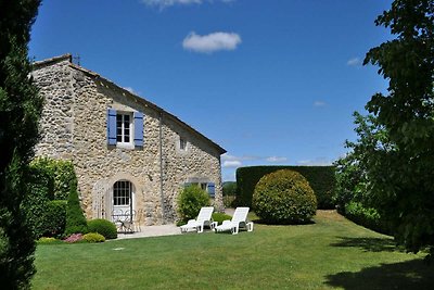 Hübsches Steinhaus mit Terrasse und Garten,...