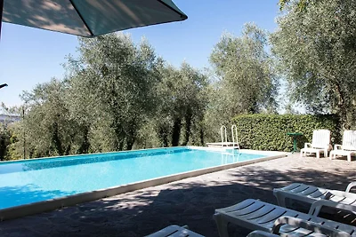 Moderne Villa mit Swimmingpool in Ghizzano...