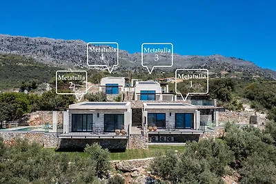 Villa eingezäunt Metatulia 1