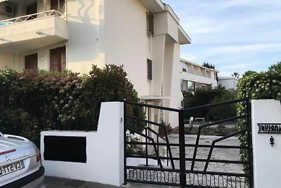 Designstudio mit Terrasse und Strand