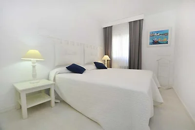 Apartment mit Meerblick in Roses in...